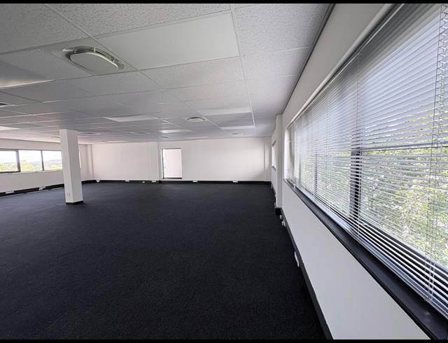 739M² OFFICE TO LET IN MIDRIDGE PARK
